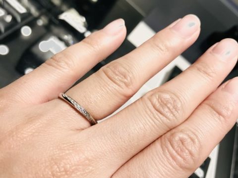 【銀座ダイヤモンドシライシの口コミ】 つけ心地が良く、付けたり外したりがスムーズな感じがした。
結婚指輪らし…