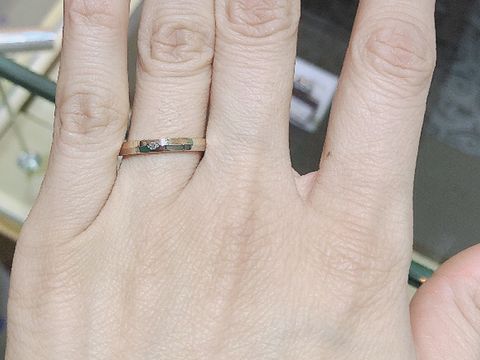 【PROMESSA(プロメッサ)の口コミ】 少し丸みがかっていたところが可愛いと思いました。お色もゴールドとシル…