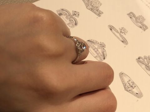 【ショーメ(CHAUMET)の口コミ】 ショーメはティアラモチーフのリングが多い中、控えめですが上品でお値段…
