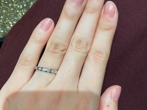 【シャネル(CHANEL)の口コミ】 デザイン性がありつつ、可愛らしいデザインの指輪が多かったです。
種類は…