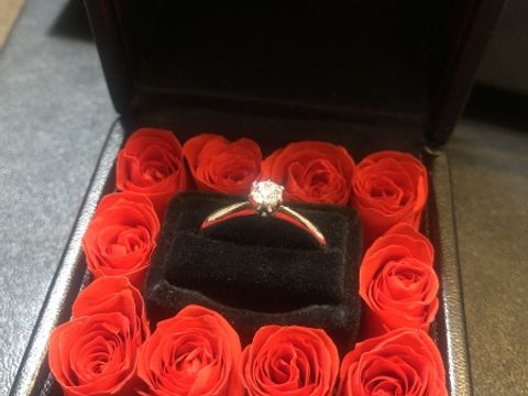 【エクセルコダイヤモンド(EXELCO DIAMOND)の口コミ】 よくある指輪をつける際の角がなく、丸くなっておりとてもつけやすいと感…