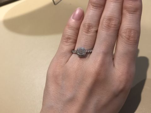 【カルティエ(Cartier)の口コミ】 白髪になってから毎日つけられる婚約指輪を探していました。海外のマダム…