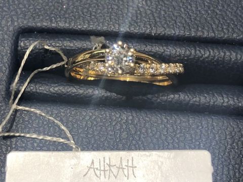 【AHKAH(アーカー)の口コミ】 インスタでたまたま見つけて気になっていて、店頭で同じものを試着させて…