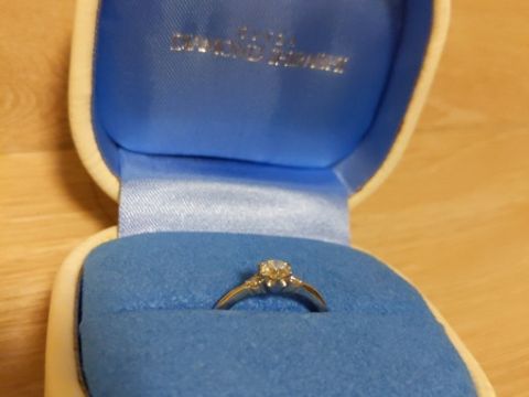【銀座ダイヤモンドシライシの口コミ】 主人からのサプライズで頂きました（婚約指輪はいらないと言ってあったの…