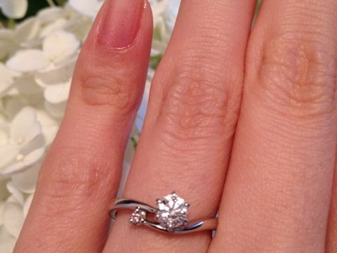 【アイプリモ(I-PRIMO)の口コミ】 ピンクが大好きなので、小さめのピンクダイヤが入っているものを探してい…