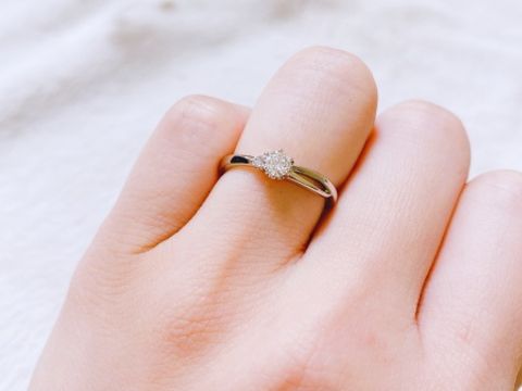 【アイプリモ(I-PRIMO)の口コミ】 結婚指輪と婚約指輪を同時購入しました。シンプル＋ウェーブがかったデザ…