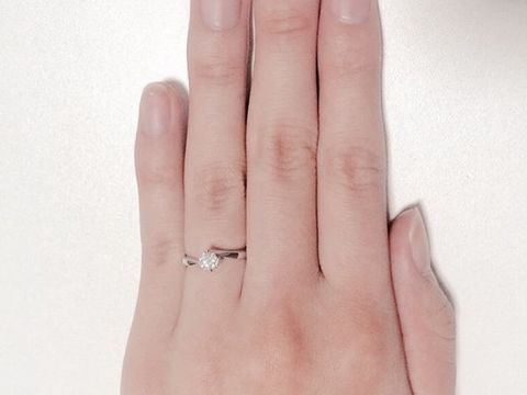 【アイプリモ(I-PRIMO)の口コミ】  ダイヤにとても透明感があったのが印象的でした。つけてみると、とても細…