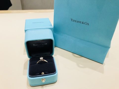 【ティファニー(Tiffany & Co.)の口コミ】 指輪のデザインはシンプルな1つダイヤがあるものです。
ティファニーのダ…