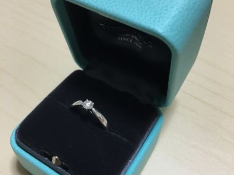 【ティファニー(Tiffany & Co.)の口コミ】 私の妻が派手ではなくシンプルなデザインが好きだったのでハーモニーを選…