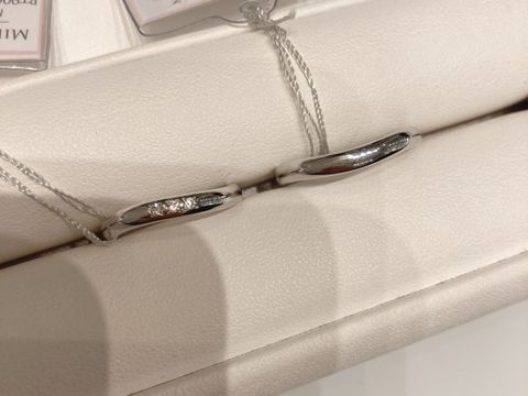 【MILK&Strawberry(ミルクアンドストロベリー)の口コミ】 飽きのこないシンプルな結婚指輪で、丸みのある可愛らしい指輪、また、手…