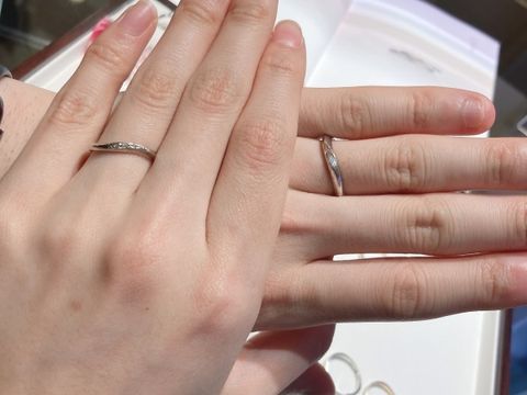 【杢目金屋(もくめがねや)の口コミ】 なんといっでもこの模様が他のお店では無い、特別感のある指輪です。光に…