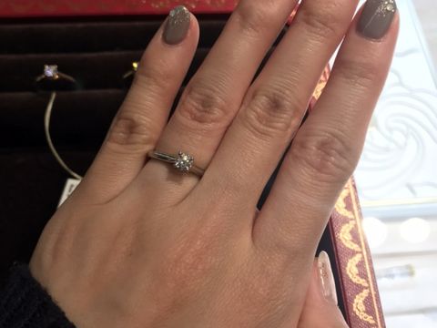 【カルティエ(Cartier)の口コミ】 リングの太さが一定で、存在感があります。そのため歳を重ねた指にも合い…