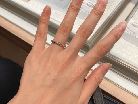 【festaria bijou SOPHIA(フェスタリア ビジュソフィア)の口コミ】 ストレートで中央にダイヤモンドがセットされている、王道なデザインです…