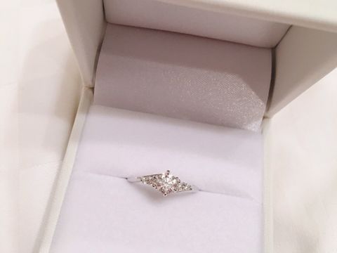 【宝寿堂(ほうじゅどう)の口コミ】 特にブランドにこだわりがなく、それなら少しでも良いダイヤがいいなと思…