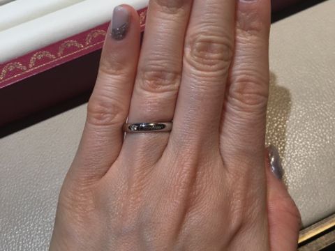 【カルティエ(Cartier)の口コミ】 ロゴ入りダイヤ一粒は丸みのある柔らかい雰囲気でつけ心地が大変良かった…