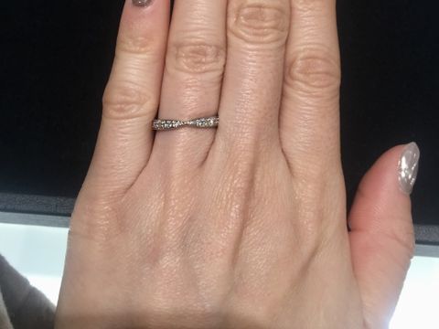 【ティファニー(Tiffany & Co.)の口コミ】 ハーフエタニティの指輪を見せていただきました。あの有名なハーモニーを…