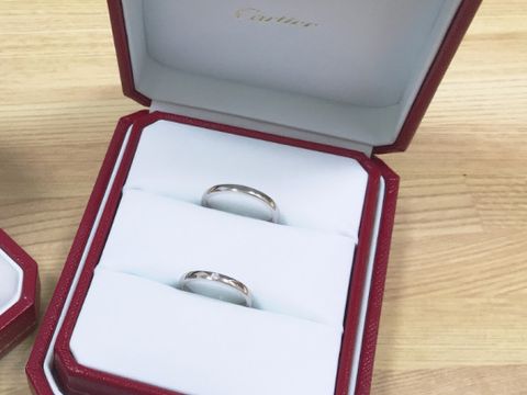 【カルティエ(Cartier)の口コミ】 プラチナのシンプルな指輪を探しておりました。ブランドにこだわりはあり…