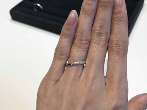 【BRILLIANCE+(ブリリアンスプラス)の口コミ】 たくさんのお店に試着に行きましたが、なかなかないデザインで、ダイヤモ…