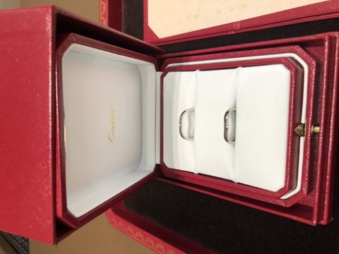 【カルティエ(Cartier)の口コミ】 ・指輪が細く、肌馴染みが良かった（日常的に楽しむことができる）
・指が…