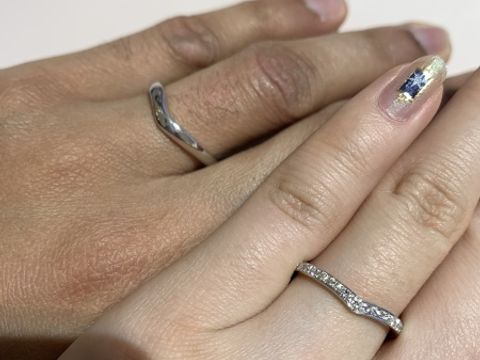 【TRECENTI(トレセンテ)の口コミ】 レディースのリングの方はフラット寄りのVラインで多くの方に合わせやすい…