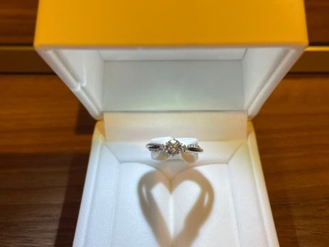 【STAR JEWELRY(スタージュエリー)の口コミ】 彼女と試着しに行った時に好みを確認しました。
ネットでは他のデザインが…