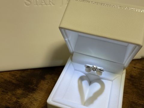 【STAR JEWELRY(スタージュエリー)の口コミ】 たまたまお店を通りかかった際に見てみようということで入店し眺めていく…