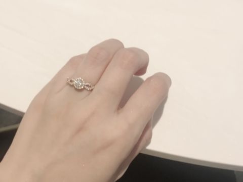 【ヴァンドーム青山(VENDOME AOYAMA)の口コミ】 ヴァンドームグレースと言うシリーズの1つです。
レースをモチーフにデザ…