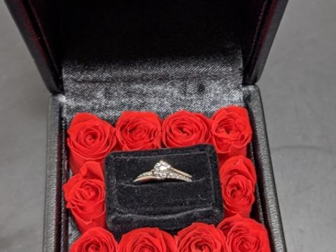 【エクセルコダイヤモンド(EXELCO DIAMOND)の口コミ】 ダイヤモンドの輝きを1番重視しました。カットも1番ダイヤモンドが輝きを…