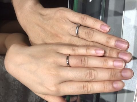 【GALA JEWELRY(ガラジュエリー)の口コミ】 指輪のデザインに拘って選びました。ツルツルのシンプルなものよりも、上…