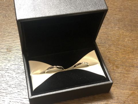 【エクセルコダイヤモンド(EXELCO DIAMOND)の口コミ】 エクセルコダイヤモンドで購入した婚約指輪と合うようなデザインにしまし…