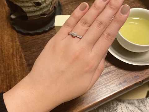 【LAPAGE(ラパージュ)の口コミ】 ダイアが一粒だけのものではなく、いろんなところにつけたいと思ってたの…