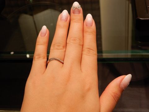 【ラザール ダイヤモンド(LAZARE DIAMOND)の口コミ】 初めはダイヤモンドが付いていないデザインを考えていましたが、少しダイ…