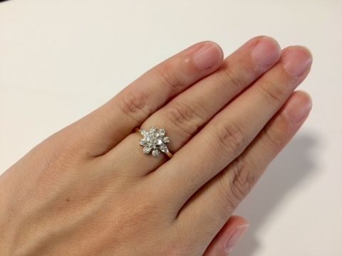 【TOMOE(トモエ)の口コミ】 デザインの可愛らしさ華やかさに一目ぼれでした。リング部分がゴールドな…