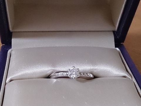 【agete(アガット)の口コミ】 元々アガットのアクセサリーが大好きで、婚約指輪は絶対にここのブランド…
