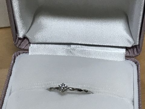 【ジュエリーツツミ(JEWELRY TSUTSUMI)の口コミ】 一カラットのダイヤモンドが大きくて素敵でした。実はショーケースにあっ…
