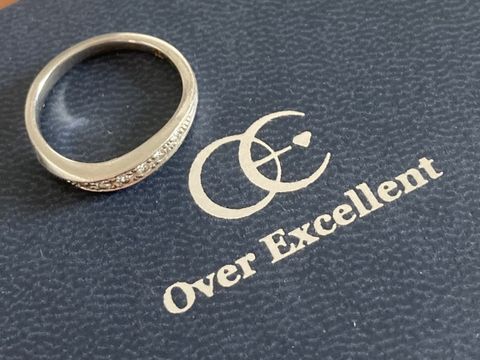 【Over Excellent(オーバーエクセレント)の口コミ】 ダイヤモンドがきれいな婚約指輪を探していました。しかし1粒ダイヤでた立…