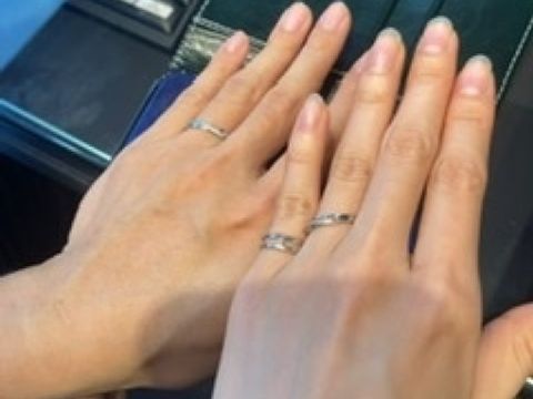 【エクセルコダイヤモンド(EXELCO DIAMOND)の口コミ】 シンプル過ぎず、派手過ぎないデザインが決め手になった。セットリング以…