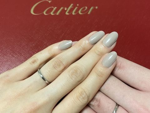 【カルティエ(Cartier)の口コミ】 婚約指輪としてハーフエタニティをいただき、結婚指輪とセットでつけたい…