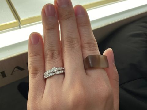 【ショーメ(CHAUMET)の口コミ】 ダイヤモンドの輝きがとても美しく、着け心地も指にしっかりきました。先…