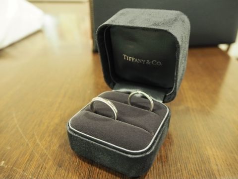【ティファニー(Tiffany & Co.)の口コミ】 婚約指輪と同じでティファニーにしようと初めから決めていました。
細身で…