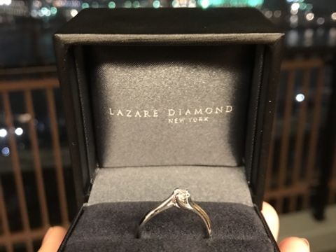 【ラザール ダイヤモンド(LAZARE DIAMOND)の口コミ】 ダイヤモンドが他に比べて輝きがありました。ダイヤモンドの質の割に価格…