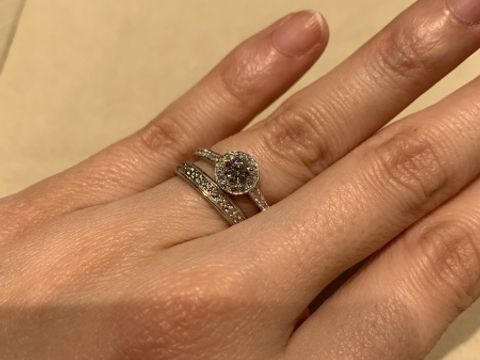 【和光ブライダルブティックギンザの口コミ】 職人さんが手彫りされているリングということが魅力だと思います。
結婚指…