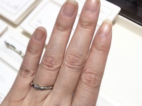 【俄(にわか)の口コミ】 結YUI という名前の指輪です。その名の通り、リングに結びついたダイヤが…