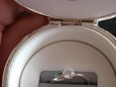 【JEWELRY  KAMATA(ジュエリーかまた)の口コミ】 彼と一緒に買いに行ったのですが、フルオーダーで色々と決めれるし、接客…