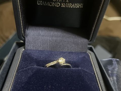 【銀座ダイヤモンドシライシの口コミ】 ダイヤモンドシライシさんで購入しました
決めてはデザインが
とてもお洒…