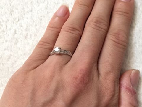 【宝石工房ヴァンモアの口コミ】 婚約指輪は要らないと言った私でしたが、友人の結婚式やパーティへ婚約指…