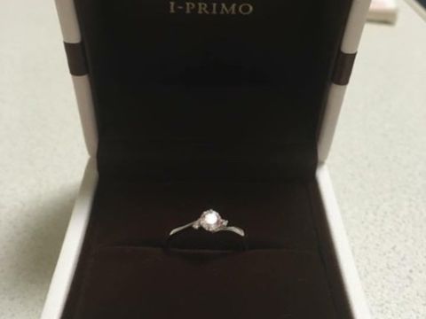【アイプリモ(I-PRIMO)の口コミ】 旦那が選んでくれたダイヤの美しさを引き立ててくれるデザインの指輪を探…