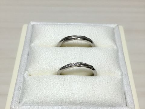 【俄(にわか)の口コミ】 夫婦ともにシンプルで細身なリングをイメージしていたので。

新婦用リン…