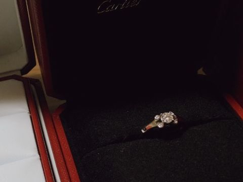 【カルティエ(Cartier)の口コミ】 気軽に着けやすい、石が大きすぎないデザインで探していたこと、結婚指輪…