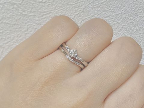 【アイプリモ(I-PRIMO)の口コミ】 最初はシンプルなデザインのソリティアで探していましたが試着してみてメ…